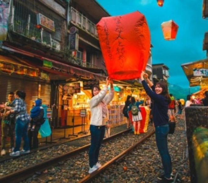 HÀ NỘI – CAO HÙNG – GIA NGHĨA – ĐÀI TRUNG – ĐÀI BẮC – ĐÀO VIÊN – HÀ NỘI
